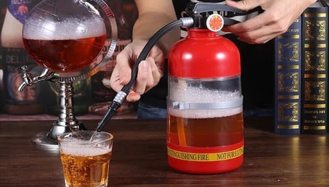 š§ÆFire Extinguisher Beer Tub capacity, handāpress dispenser. Unique design, keeps drinks fresh. Perfect for football parties & garden gatherings. šā½